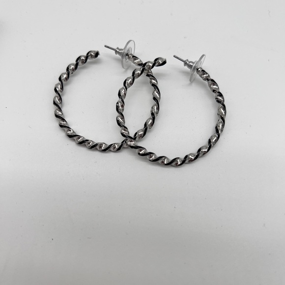 Lot of jewelry including Catherine Malandrino and Jones New York, Marlyn Schiff - Picture 2 of 5